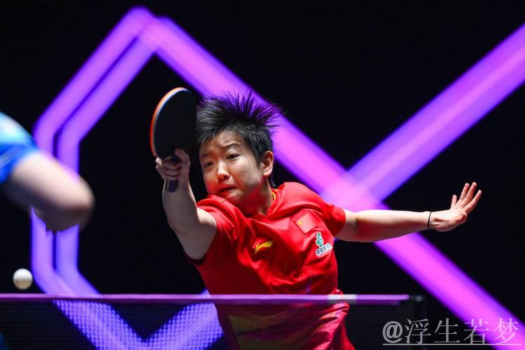 孙颖莎与蒯曼争夺世乒联总决赛女单决赛门票